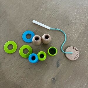 Lovevery threadable bead kit adventurer playkit toddler toy Montessori